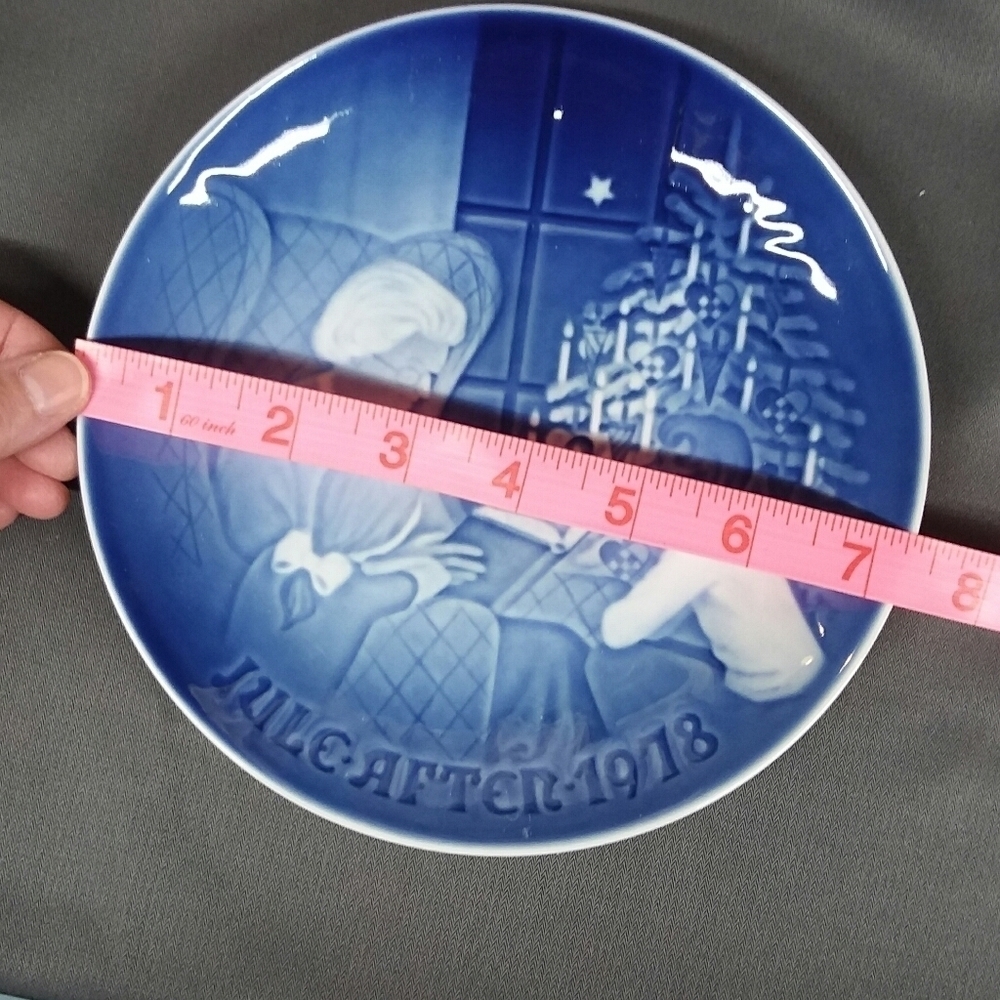NWB Bing & Grondahl Holiday Collectors Plate 1978, "A Christmas Tale" - Picture 3 of 10